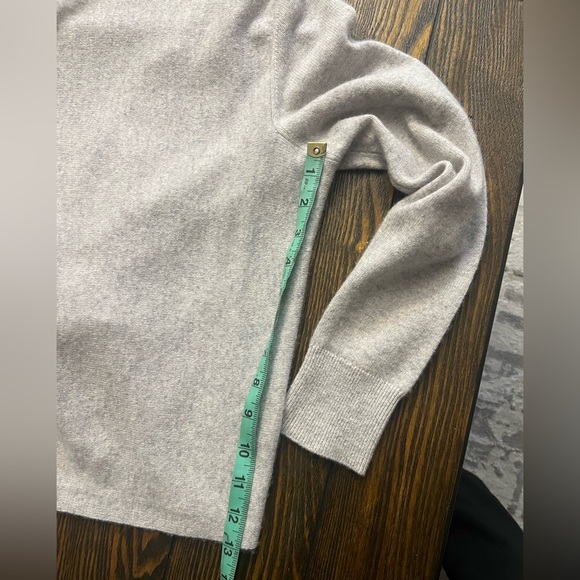 Open back Club Monaco 100% Cashmere Sweater - Picture 4 of 7